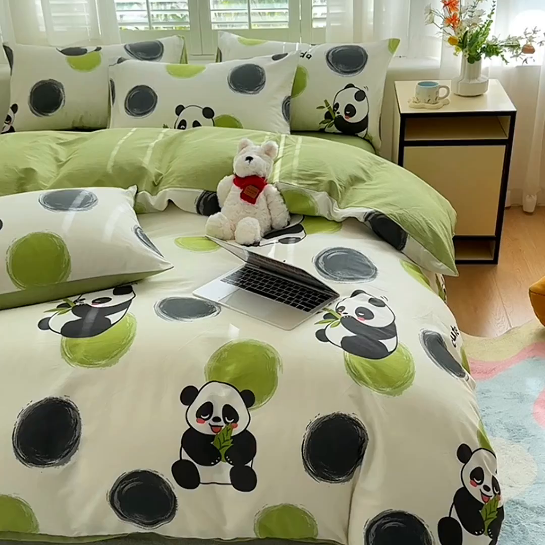 91家纺网 家纺一手货源 找家纺 宇彬家纺 2026直播新款13070全棉纯棉印花单双人被套喷气小清新简约热款学生被罩 熊猫乐园