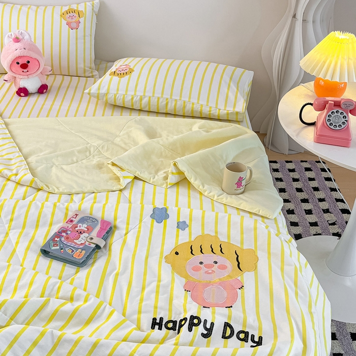 91家纺网 家纺一手货源 找家纺 雅居纺家纺 2026新款全棉绣花夏被夏凉被空调被可配同款老粗布四件套 夏被-小海狸黄