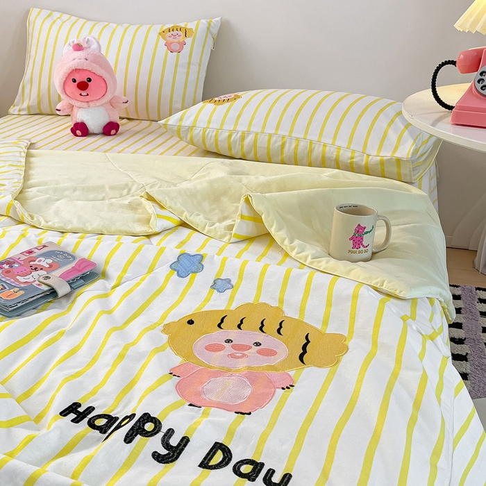 91家纺网 家纺一手货源 找家纺 雅居纺家纺 2026新款全棉绣花夏被夏凉被空调被可配同款老粗布四件套 夏被-小海狸黄