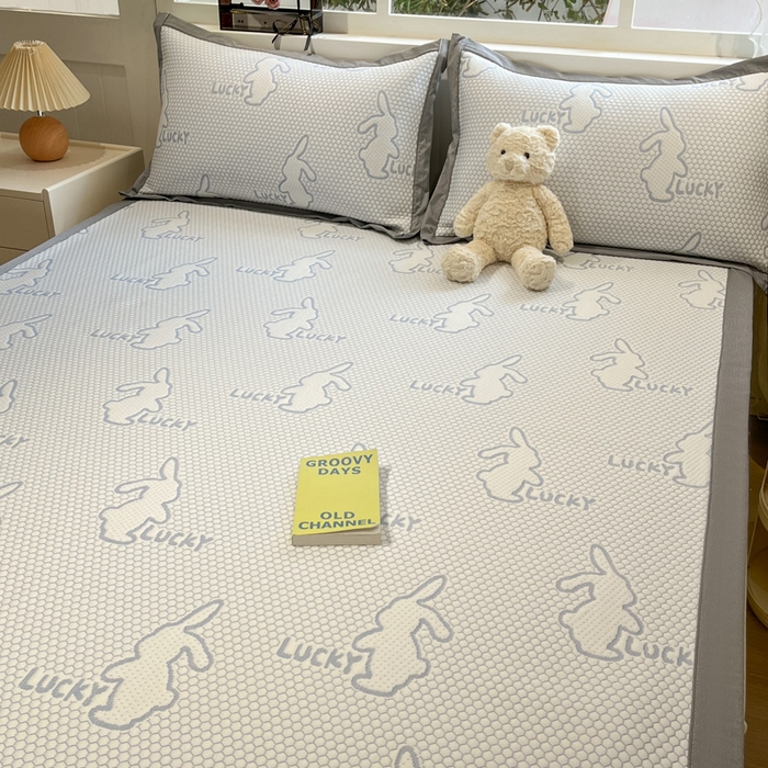 91家纺网 家纺一手货源 找家纺 雅居纺家纺 2026新款A类加厚三明治底提花小清新凉感席床单款凉席席子 小兔子-蓝