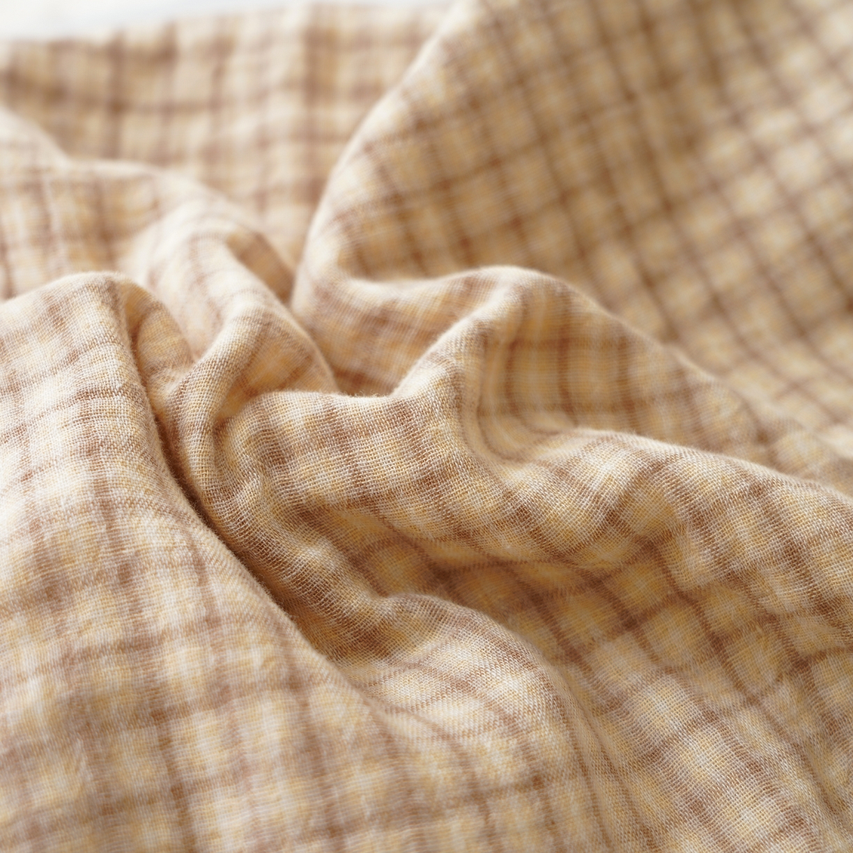 91家纺网 家纺一手货源 找家纺 蔻眠 全棉双层纱刺绣荞麦护颈枕头儿童卡通枕芯 泡芙熊-米色