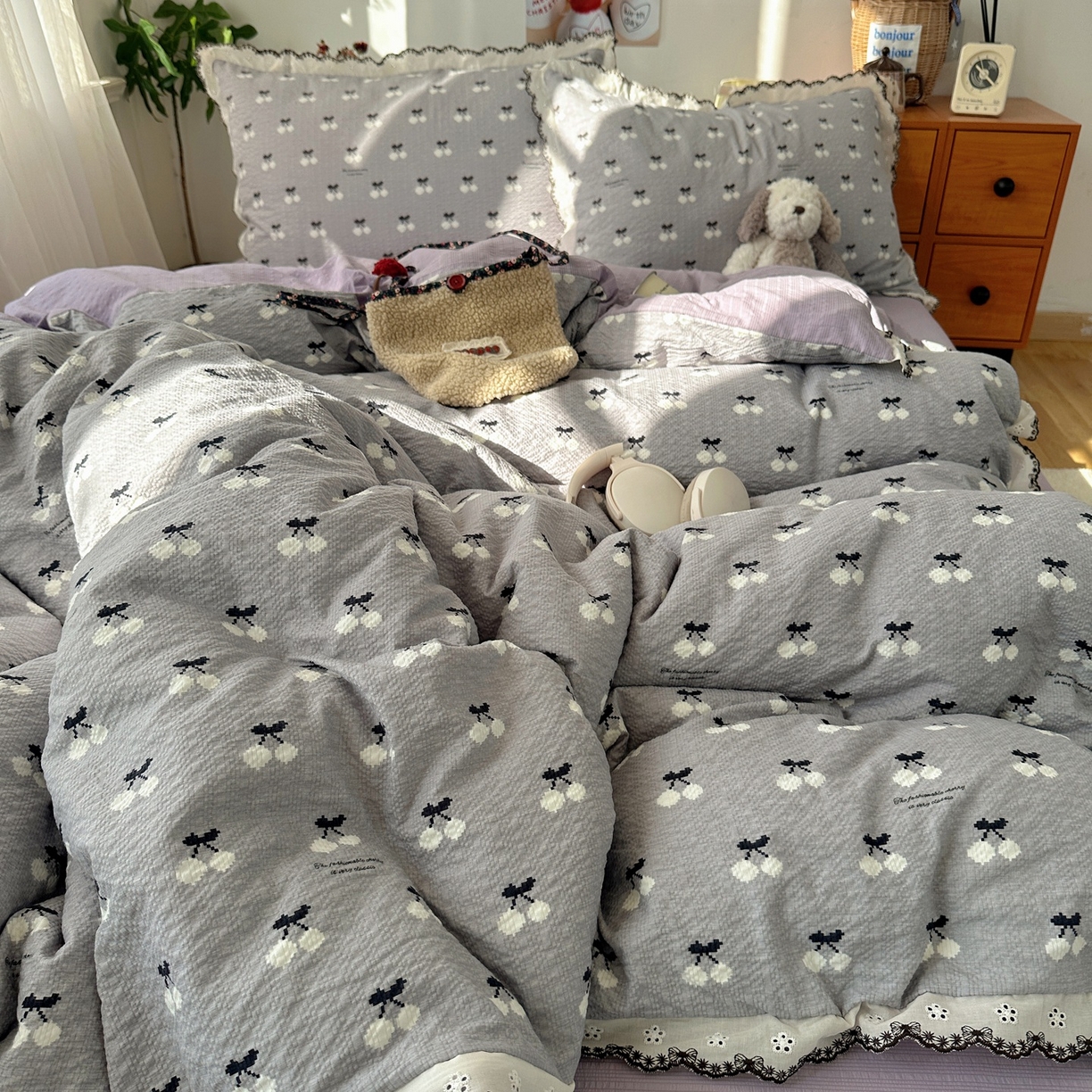 91家纺网 家纺一手货源 找家纺 顾里家纺 2026新款法式复古花边三层纱四件套（会员-2元） 灰紫樱桃