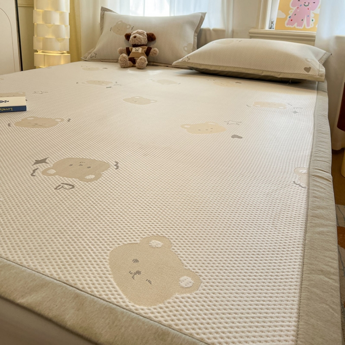 91家纺网 家纺一手货源 找家纺 雅居纺家纺 2026新款A类加厚三明治底提花小清新凉感席床单款凉席席子 星星小熊