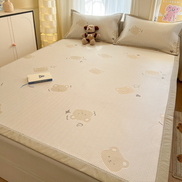 91家纺网 家纺一手货源 找家纺 雅居纺家纺 2026新款A类加厚三明治底提花小清新凉感席床单款凉席席子 星星小熊