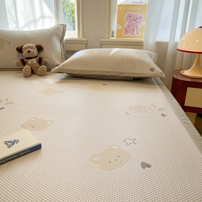 91家纺网 家纺一手货源 找家纺 雅居纺家纺 2026新款A类加厚三明治底提花小清新凉感席床单款凉席席子 星星小熊