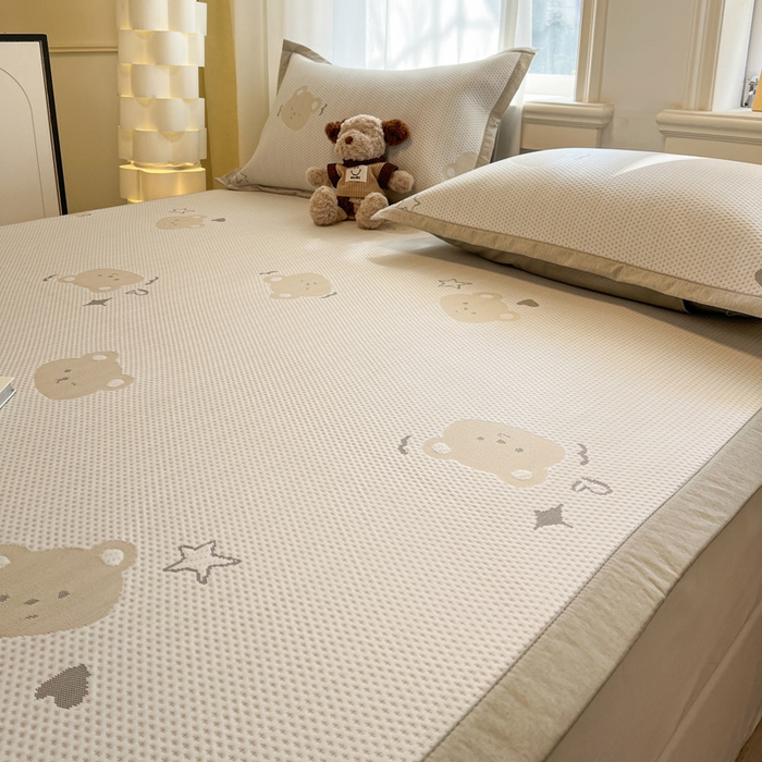 91家纺网 家纺一手货源 找家纺 雅居纺家纺 2026新款A类加厚三明治底提花小清新凉感席床单款凉席席子 星星小熊