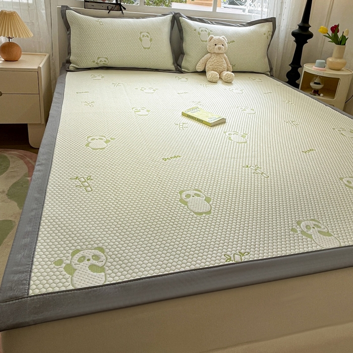 91家纺网 家纺一手货源 找家纺 雅居纺家纺 2026新款A类加厚三明治底提花小清新凉感席床单款凉席席子 熊猫竹子