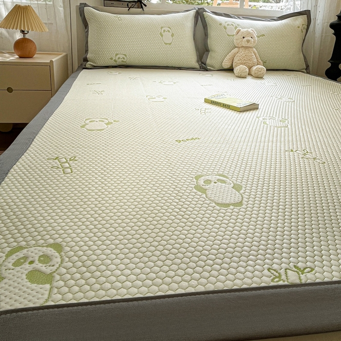 91家纺网 家纺一手货源 找家纺 雅居纺家纺 2026新款A类加厚三明治底提花小清新凉感席床单款凉席席子 熊猫竹子