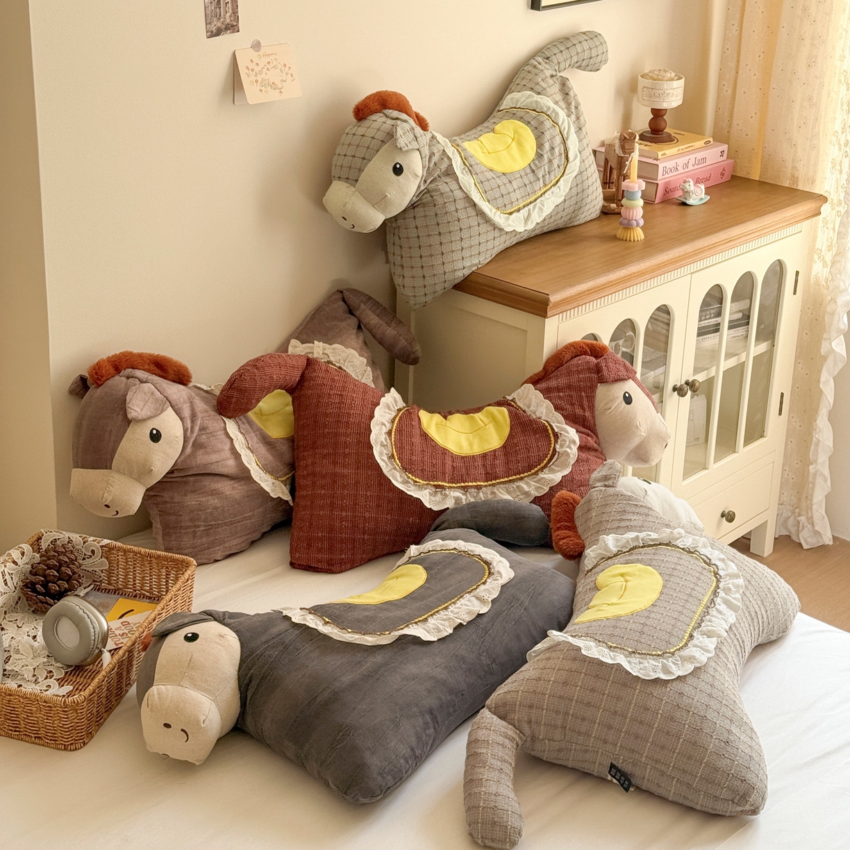 91家纺网 家纺一手货源 找家纺 蔻眠 马上有钱-全棉刺绣荞麦枕头卡通护颈枕芯 主图