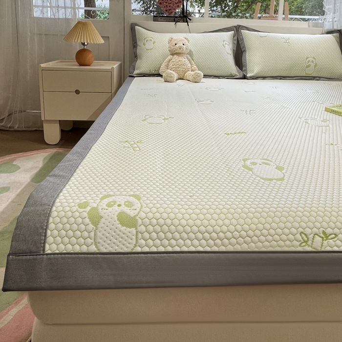 91家纺网 家纺一手货源 找家纺 雅居纺家纺 2026新款A类加厚三明治底提花小清新凉感席床单款凉席席子 熊猫竹子