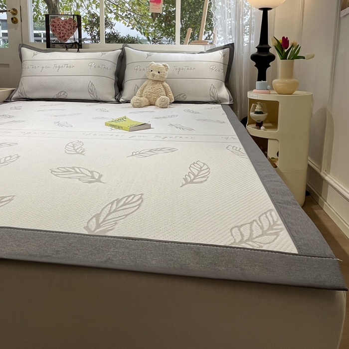 91家纺网 家纺一手货源 找家纺 雅居纺家纺 2026新款A类加厚三明治底提花小清新凉感席床单款凉席席子 叶子