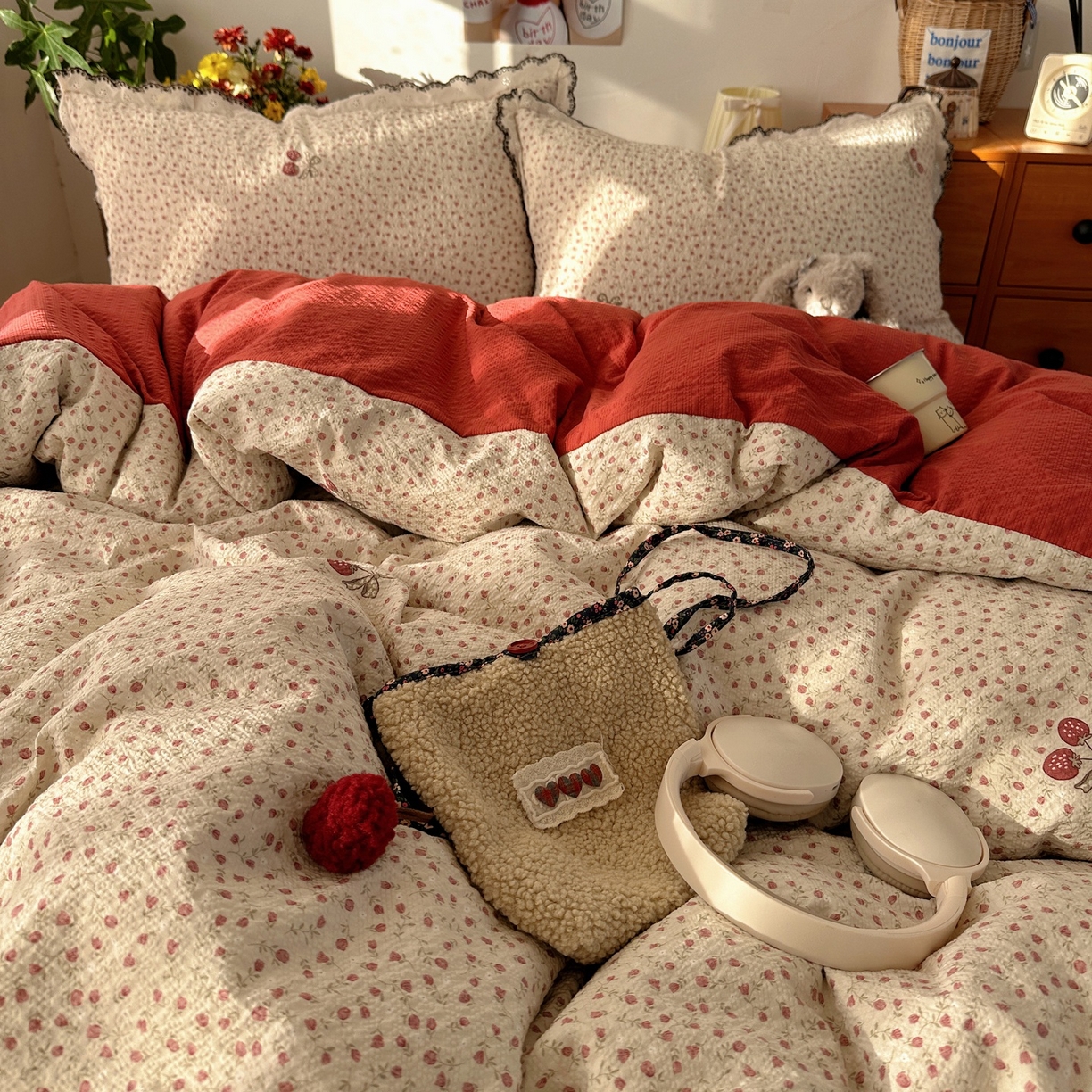 91家纺网 家纺一手货源 找家纺 顾里家纺 2026新款法式复古花边三层纱四件套（会员-2元） 玛奇樱桃