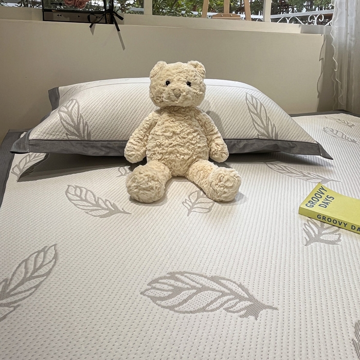 91家纺网 家纺一手货源 找家纺 雅居纺家纺 2026新款A类加厚三明治底提花小清新凉感席床单款凉席席子 叶子