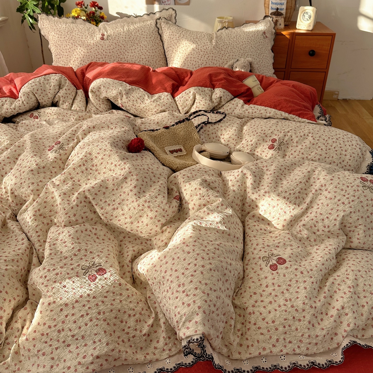 91家纺网 家纺一手货源 找家纺 顾里家纺 2026新款法式复古花边三层纱四件套（会员-2元） 玛奇樱桃