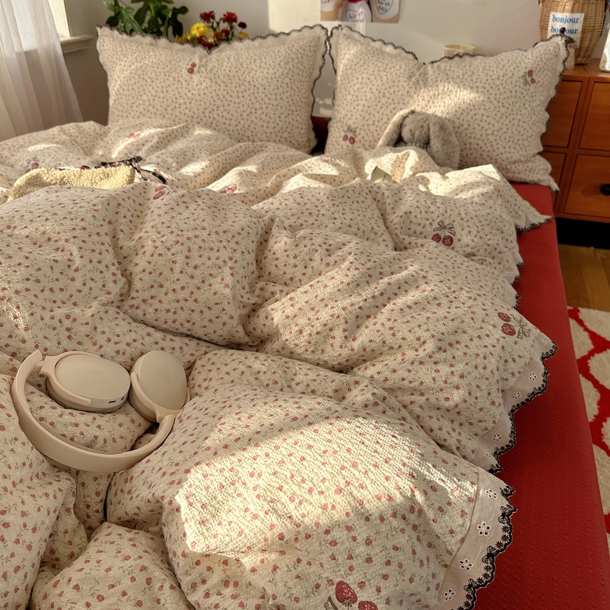 91家纺网 家纺一手货源 找家纺 顾里家纺 2026新款法式复古花边三层纱四件套（会员-2元） 玛奇樱桃