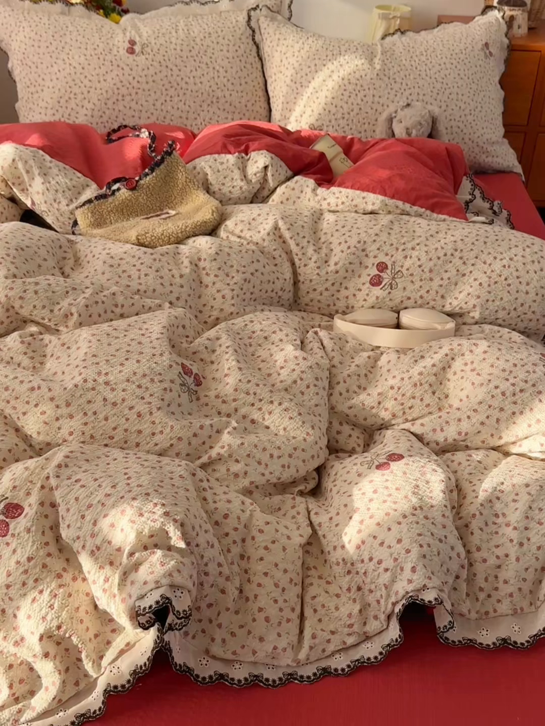 91家纺网 家纺一手货源 找家纺 顾里家纺 2026新款法式复古花边三层纱四件套（会员-2元） 玛奇樱桃