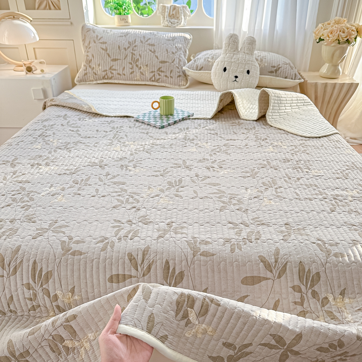 91家纺网 家纺一手货源 找家纺 慕澄家纺 2026新款小清新印花水洗棉床盖夏被四件套 灰叶