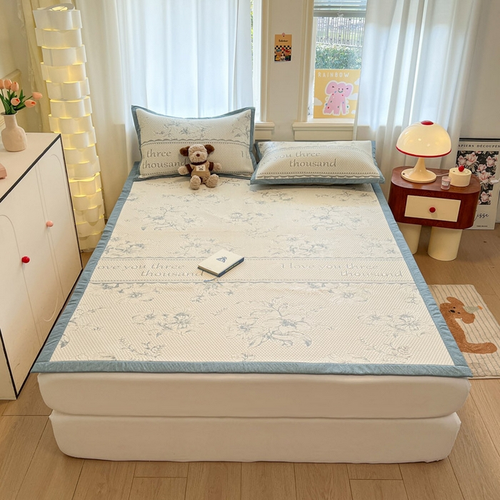 91家纺网 家纺一手货源 找家纺 雅居纺家纺 2026新款A类加厚三明治底提花小清新凉感席床单款凉席席子 悠闲花园