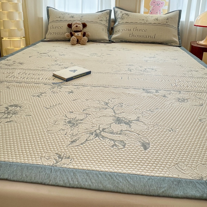 91家纺网 家纺一手货源 找家纺 雅居纺家纺 2026新款A类加厚三明治底提花小清新凉感席床单款凉席席子 悠闲花园