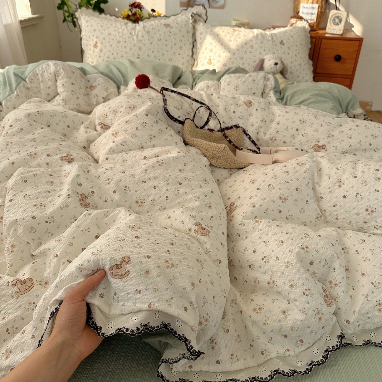 91家纺网 家纺一手货源 找家纺 顾里家纺 2026新款法式复古花边三层纱四件套（会员-2元） 麦浪木马