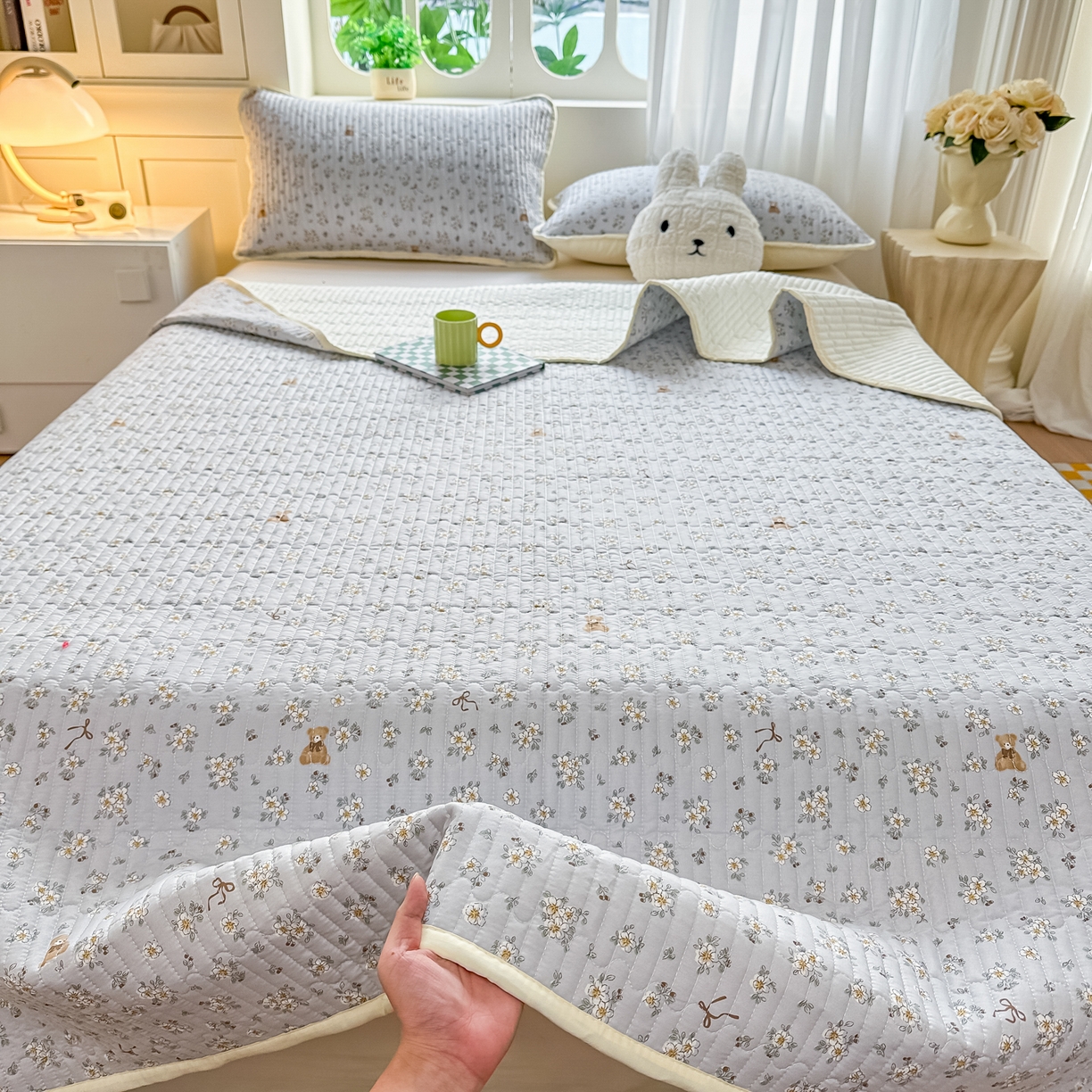 91家纺网 家纺一手货源 找家纺 慕澄家纺 2026新款小清新印花水洗棉床盖夏被四件套 可爱小熊