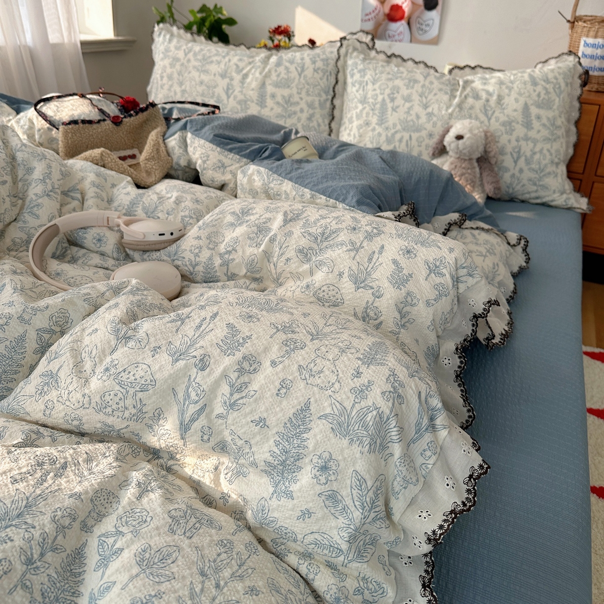 91家纺网 家纺一手货源 找家纺 顾里家纺 2026新款法式复古花边三层纱四件套（会员-2元） 墨染山茶