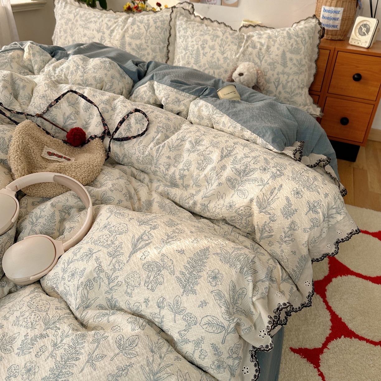 91家纺网 家纺一手货源 找家纺 顾里家纺 2026新款法式复古花边三层纱四件套（会员-2元） 墨染山茶