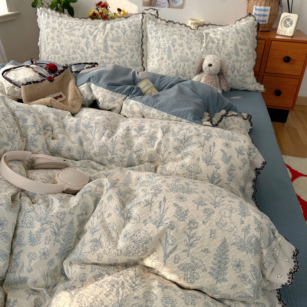 91家纺网 家纺一手货源 找家纺 顾里家纺 2026新款法式复古花边三层纱四件套（会员-2元） 墨染山茶