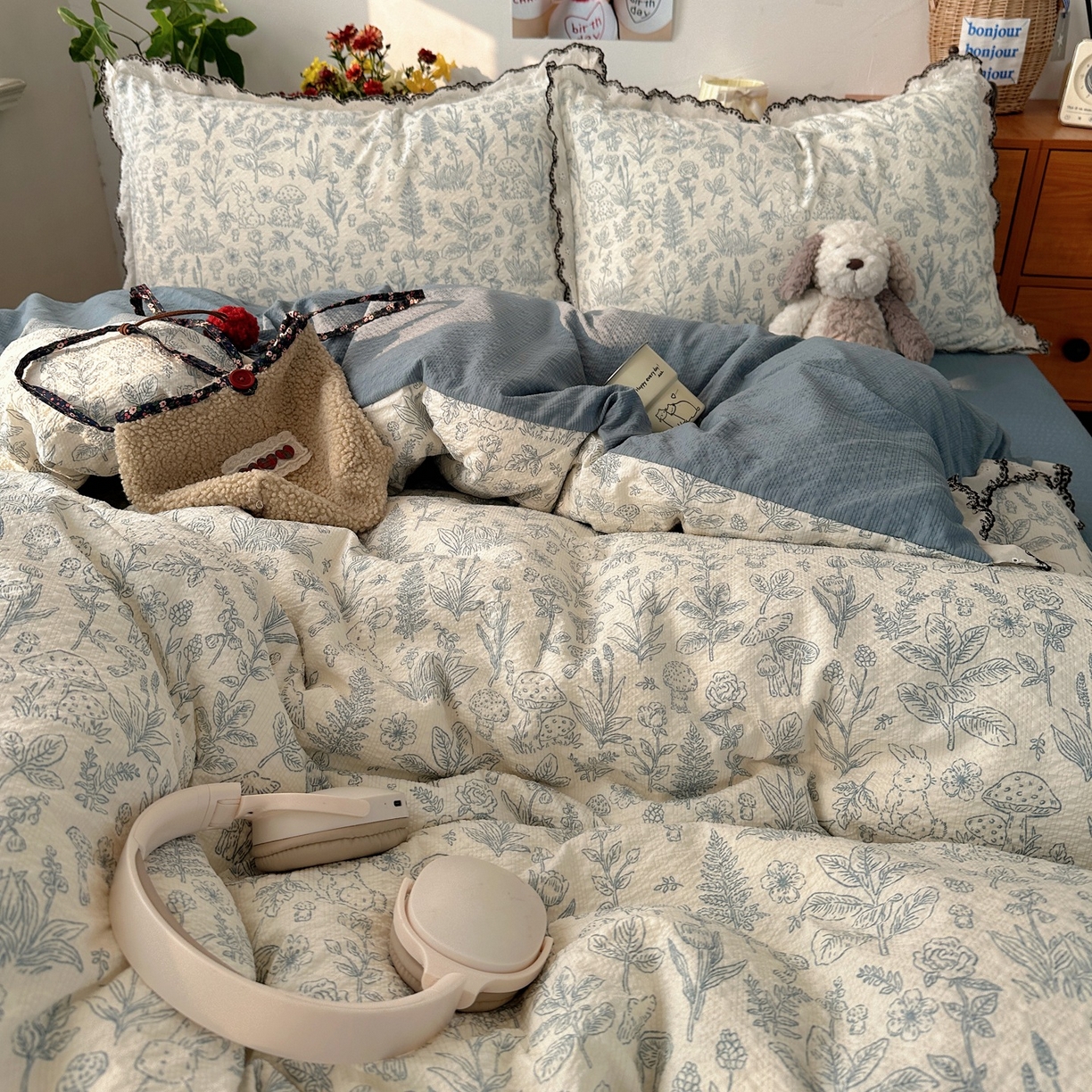 91家纺网 家纺一手货源 找家纺 顾里家纺 2026新款法式复古花边三层纱四件套（会员-2元） 墨染山茶