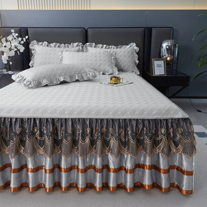 91家纺网 家纺一手货源 找家纺 怡源梦 2026新款A类PE聚乙烯冰豆豆提花床裙款席子凉席三件套-梦之约 梦之约-灰色