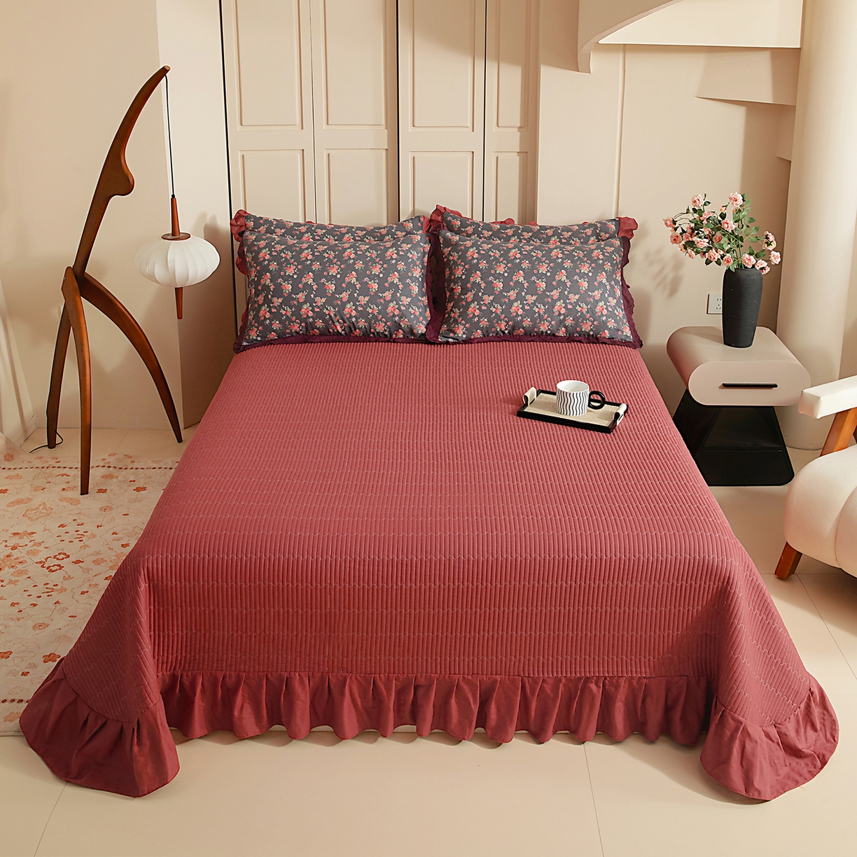 91家纺网 家纺一手货源 找家纺 情煊家纺 2026新款全棉双层纱单品床盖 胭脂红