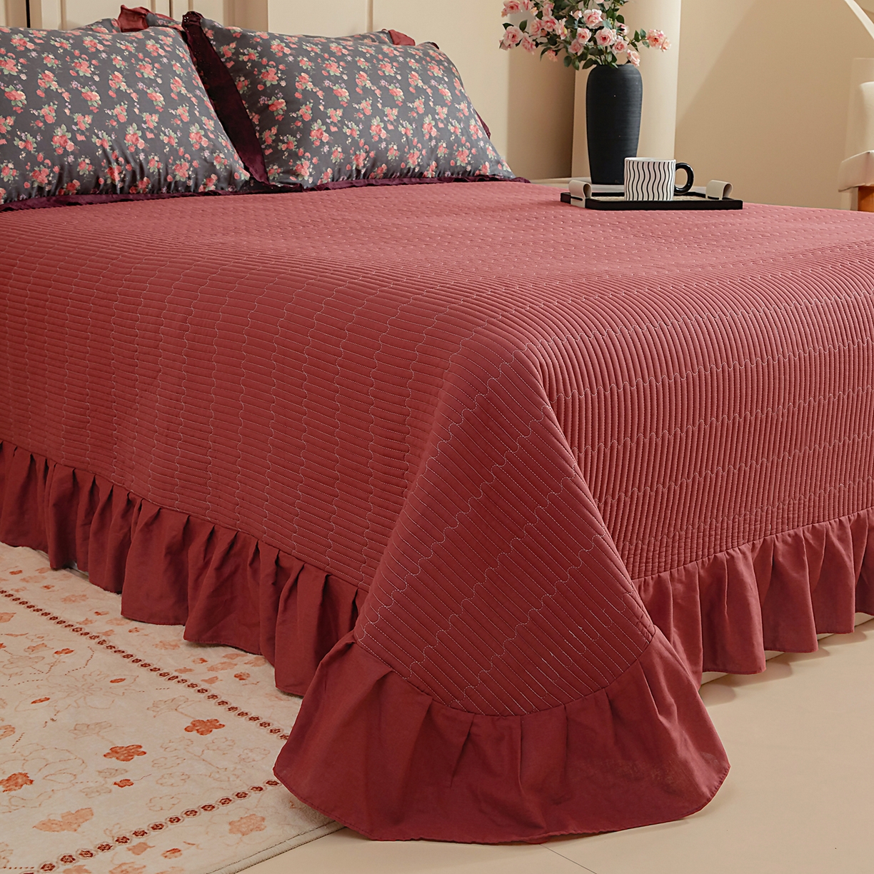 91家纺网 家纺一手货源 找家纺 情煊家纺 2026新款全棉双层纱单品床盖 胭脂红