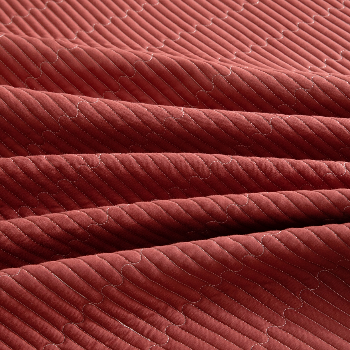 91家纺网 家纺一手货源 找家纺 情煊家纺 2026新款全棉双层纱单品床盖 胭脂红