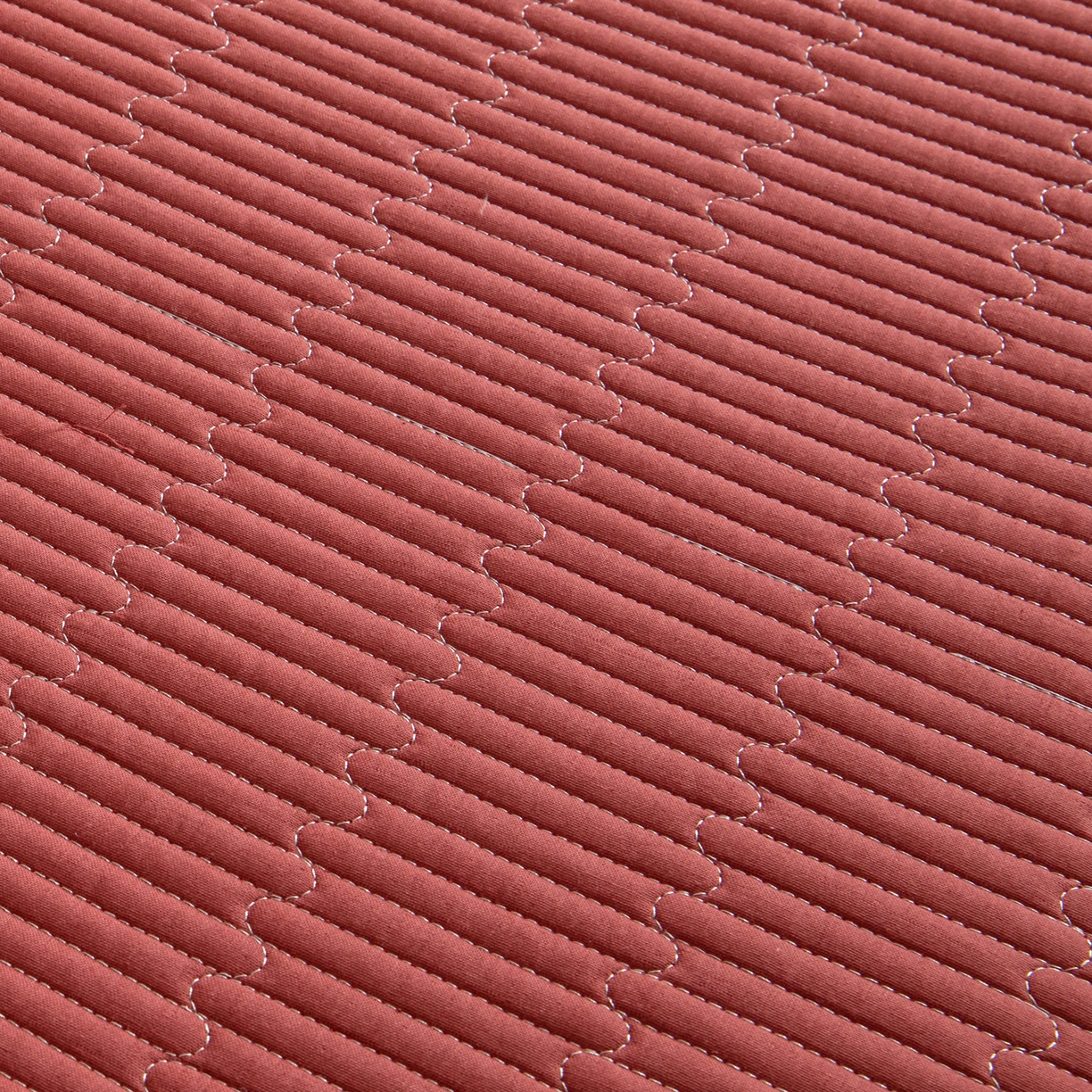 91家纺网 家纺一手货源 找家纺 情煊家纺 2026新款全棉双层纱单品床盖 胭脂红