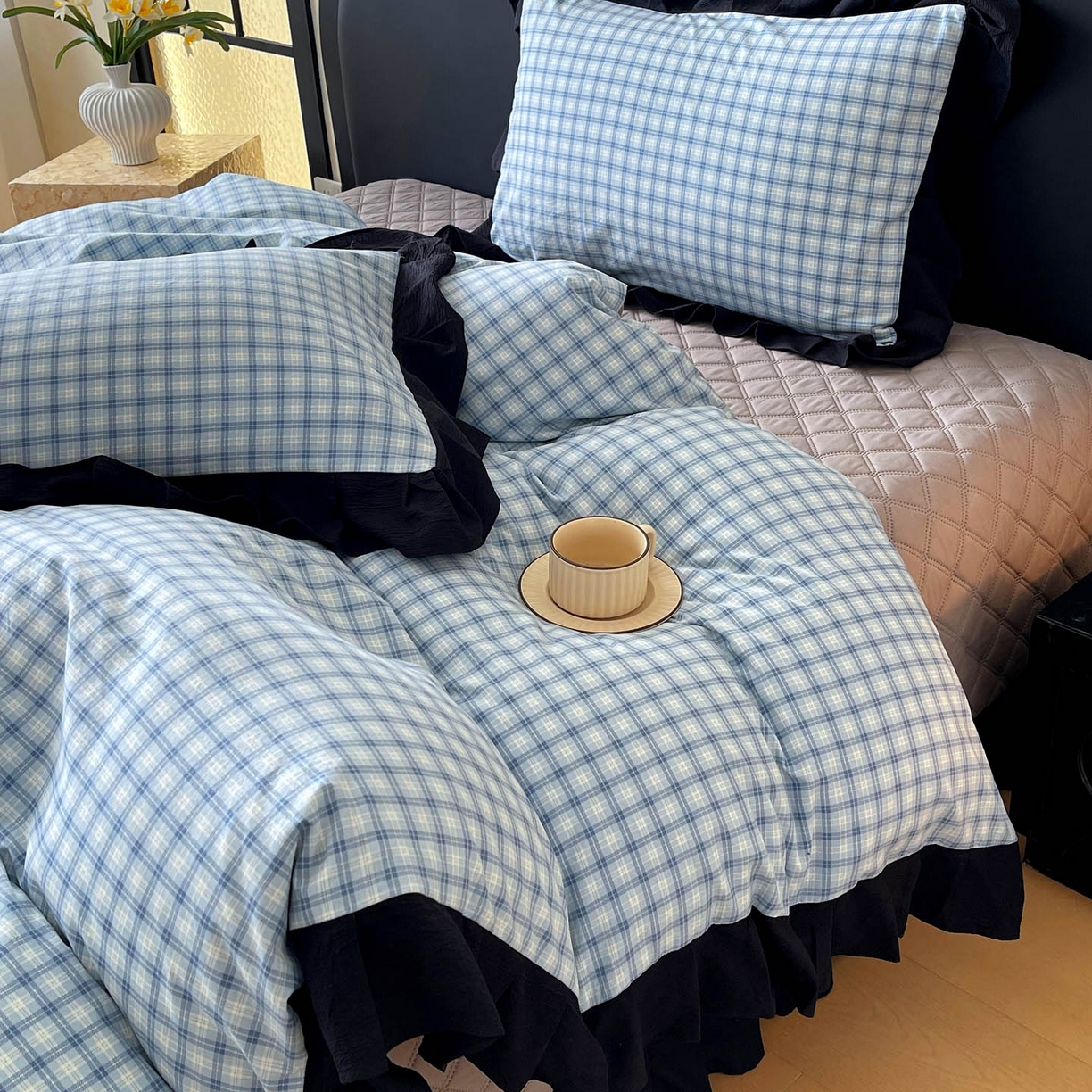 91家纺网 家纺一手货源 找家纺 锦彩家居 2026新款花边格子复古风夹棉床盖四件套-西西里岛系列 西西里岛-天蓝