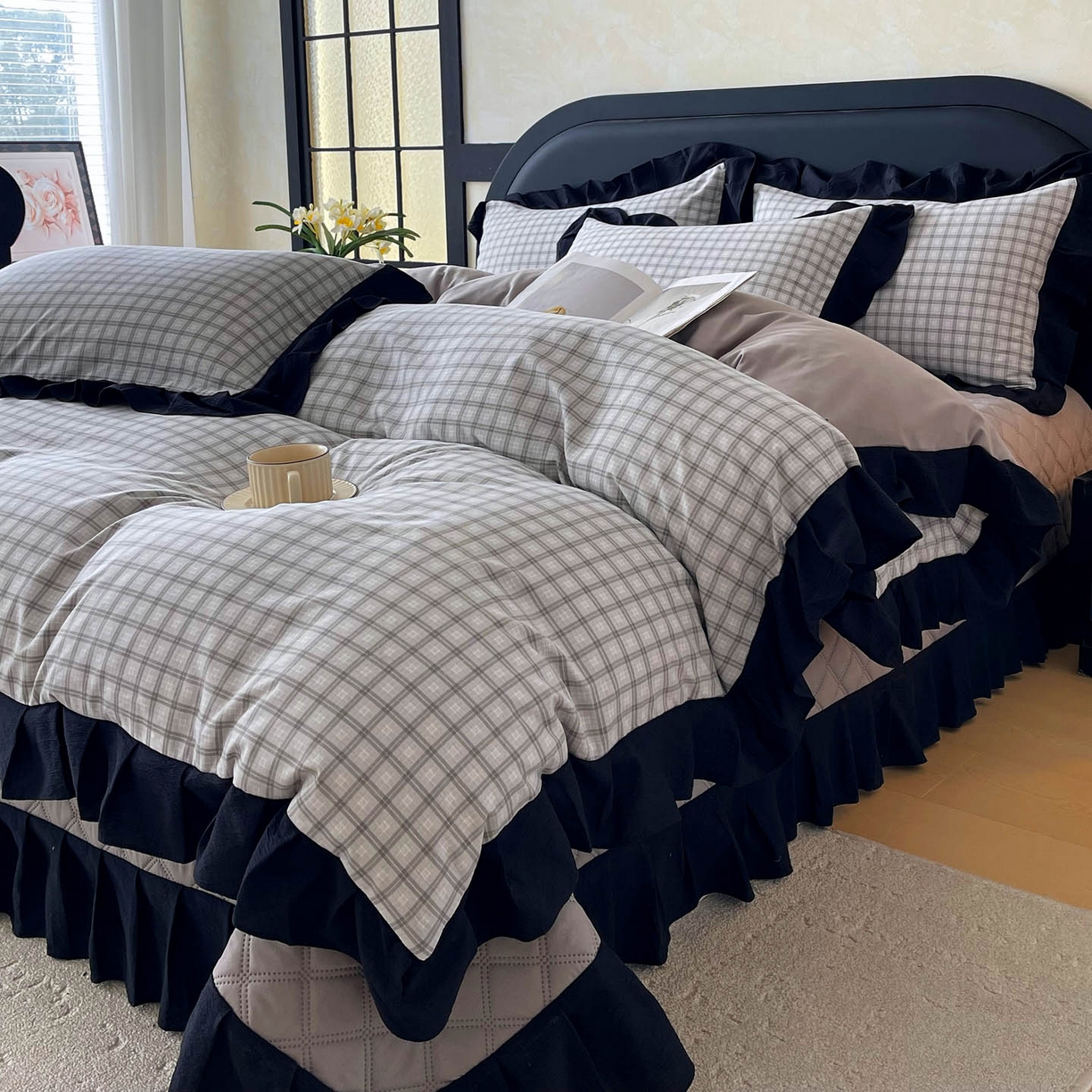 91家纺网 家纺一手货源 找家纺 锦彩家居 2026新款花边格子复古风夹棉床盖四件套-西西里岛系列 西西里岛-山灰