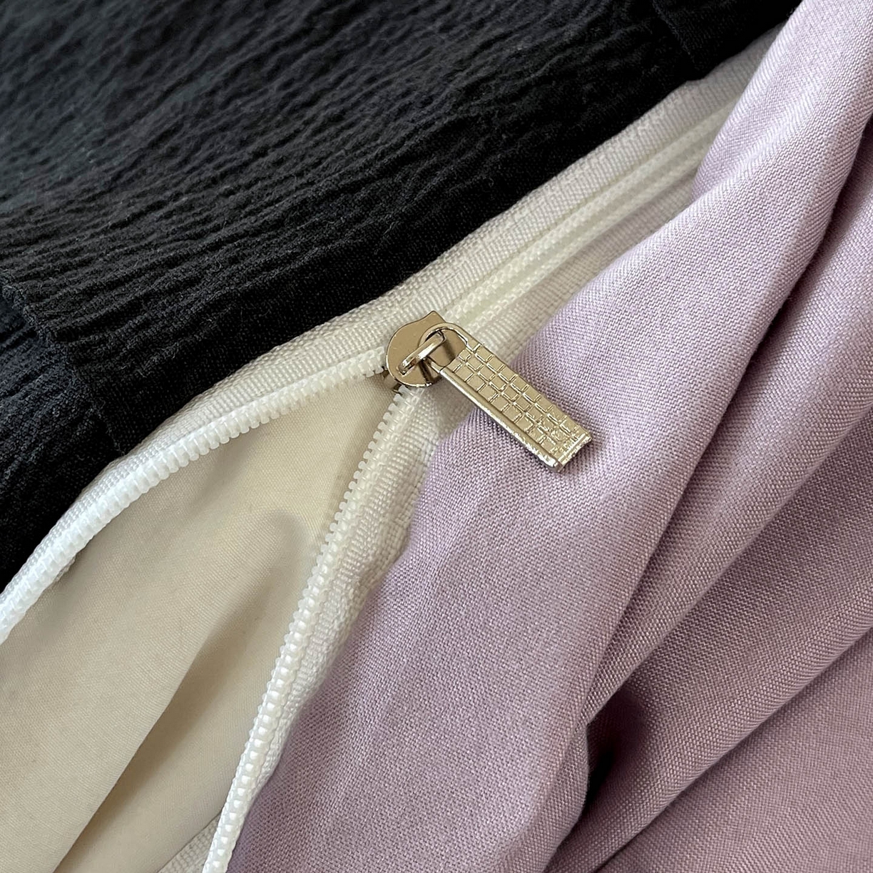 91家纺网 家纺一手货源 找家纺 锦彩家居 2026新款花边格子复古风夹棉床盖四件套-西西里岛系列 西西里岛-浅紫