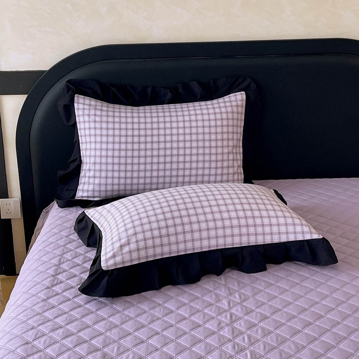 91家纺网 家纺一手货源 找家纺 锦彩家居 2026新款花边格子复古风夹棉床盖四件套-西西里岛系列 西西里岛-浅紫