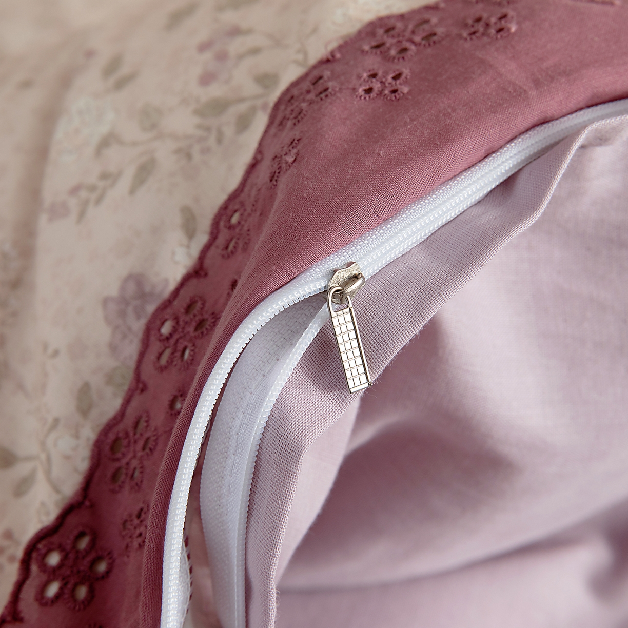 91家纺网 家纺一手货源 找家纺 （总）情煊家纺 2026新款全棉双层纱花边款绣花款四件套