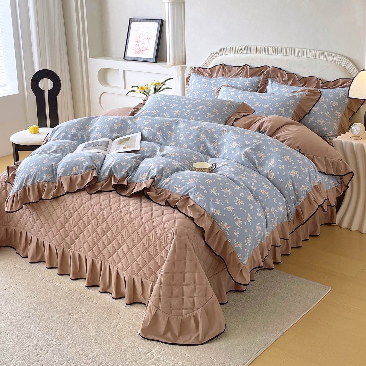 91家纺网 家纺一手货源 找家纺 锦彩家居 2026新款花边小碎花床盖四件套 椿庭怀蓝