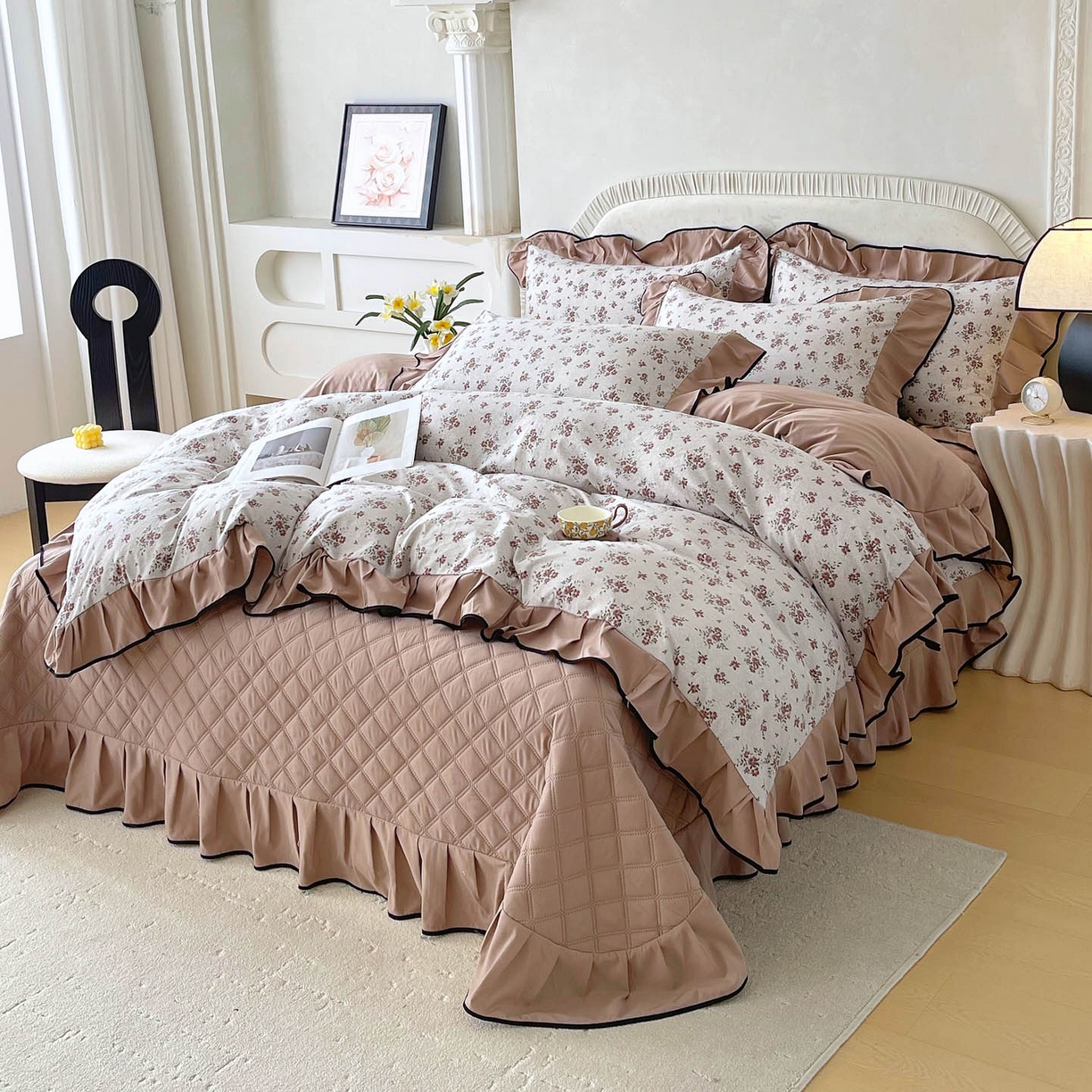 91家纺网 家纺一手货源 找家纺 锦彩家居 2026新款花边小碎花床盖四件套 丹枫白露