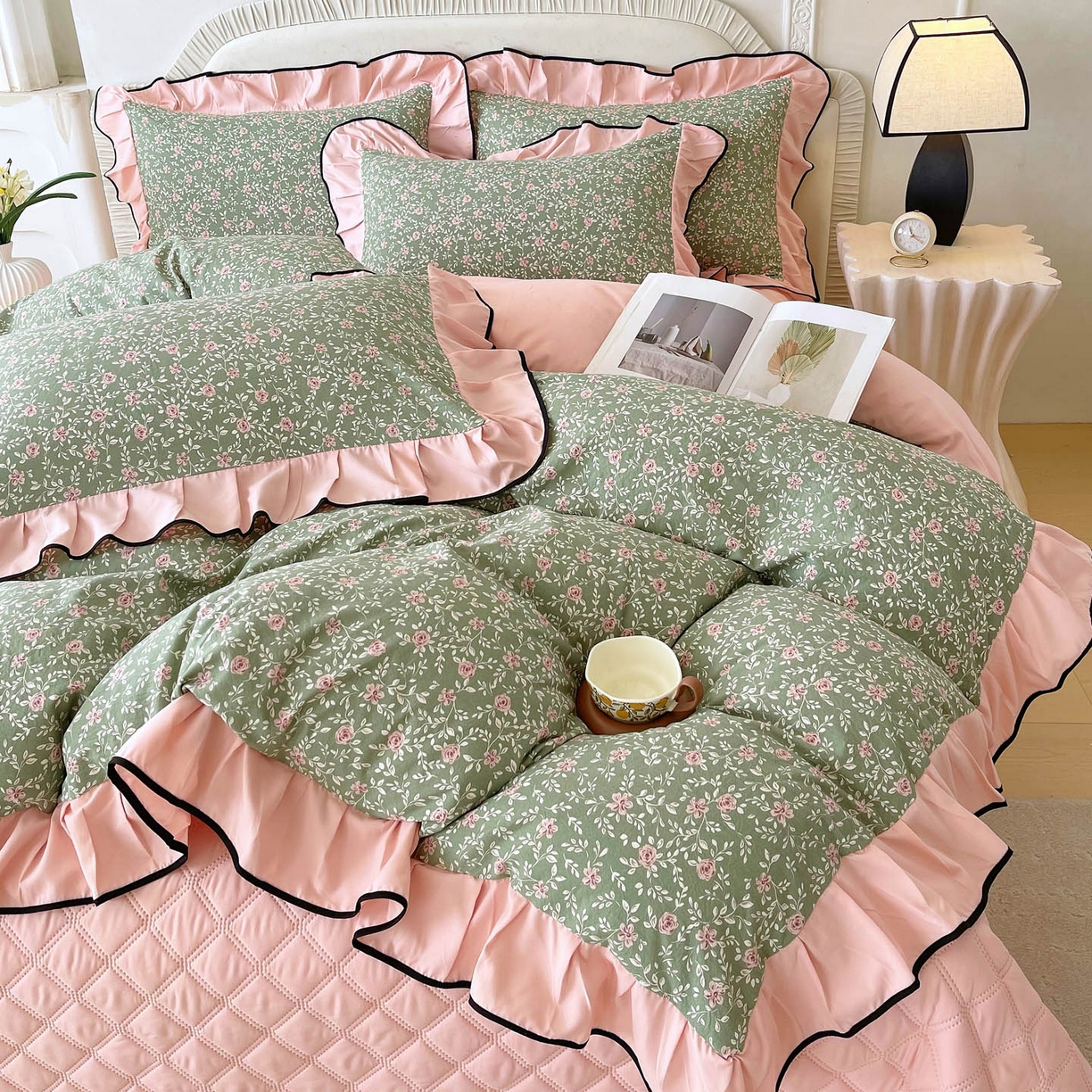 91家纺网 家纺一手货源 找家纺 锦彩家居 2026新款花边小碎花床盖四件套 秘密花园