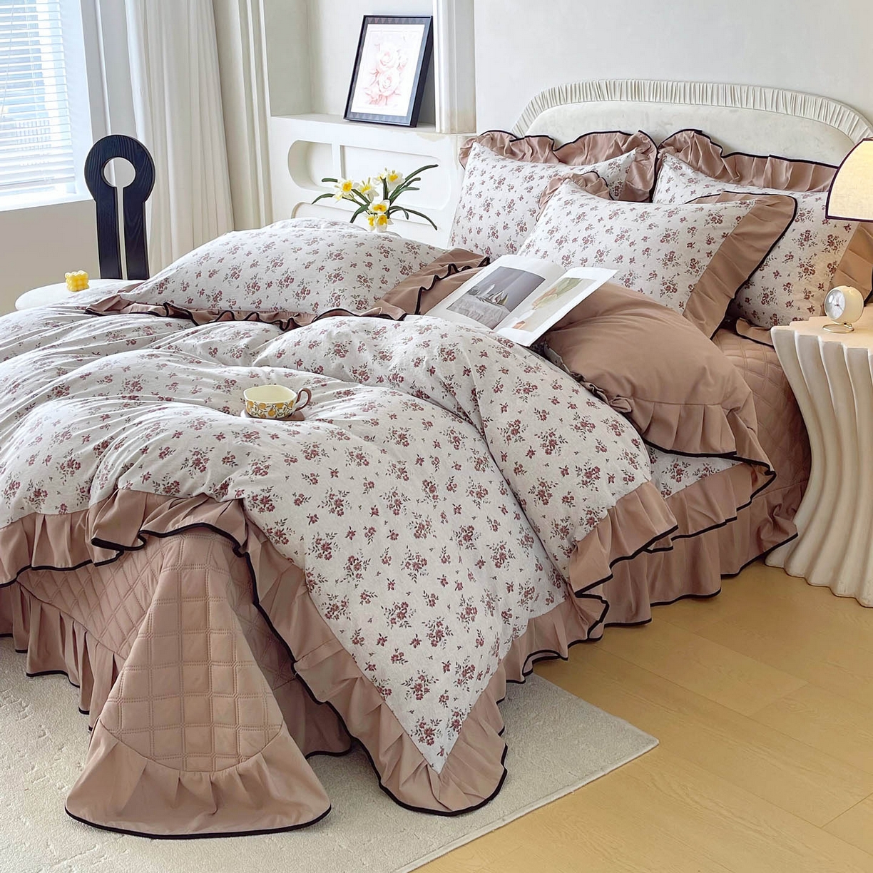 91家纺网 家纺一手货源 找家纺 锦彩家居 2026新款花边小碎花床盖四件套 丹枫白露