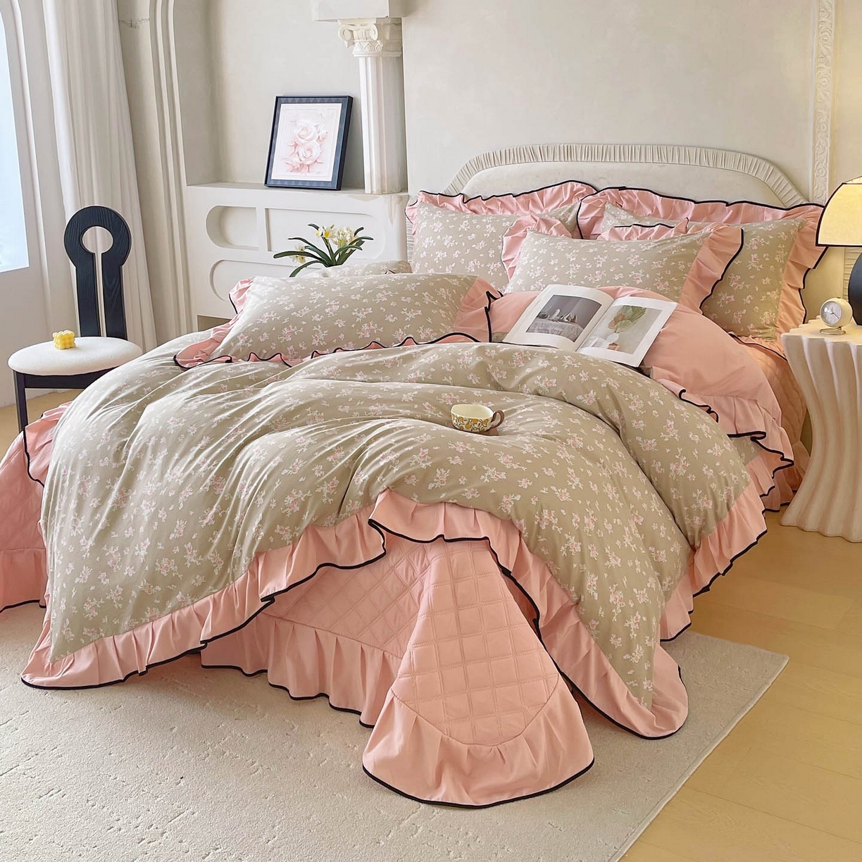 91家纺网 家纺一手货源 找家纺 锦彩家居 2026新款花边小碎花床盖四件套 花漾甜心