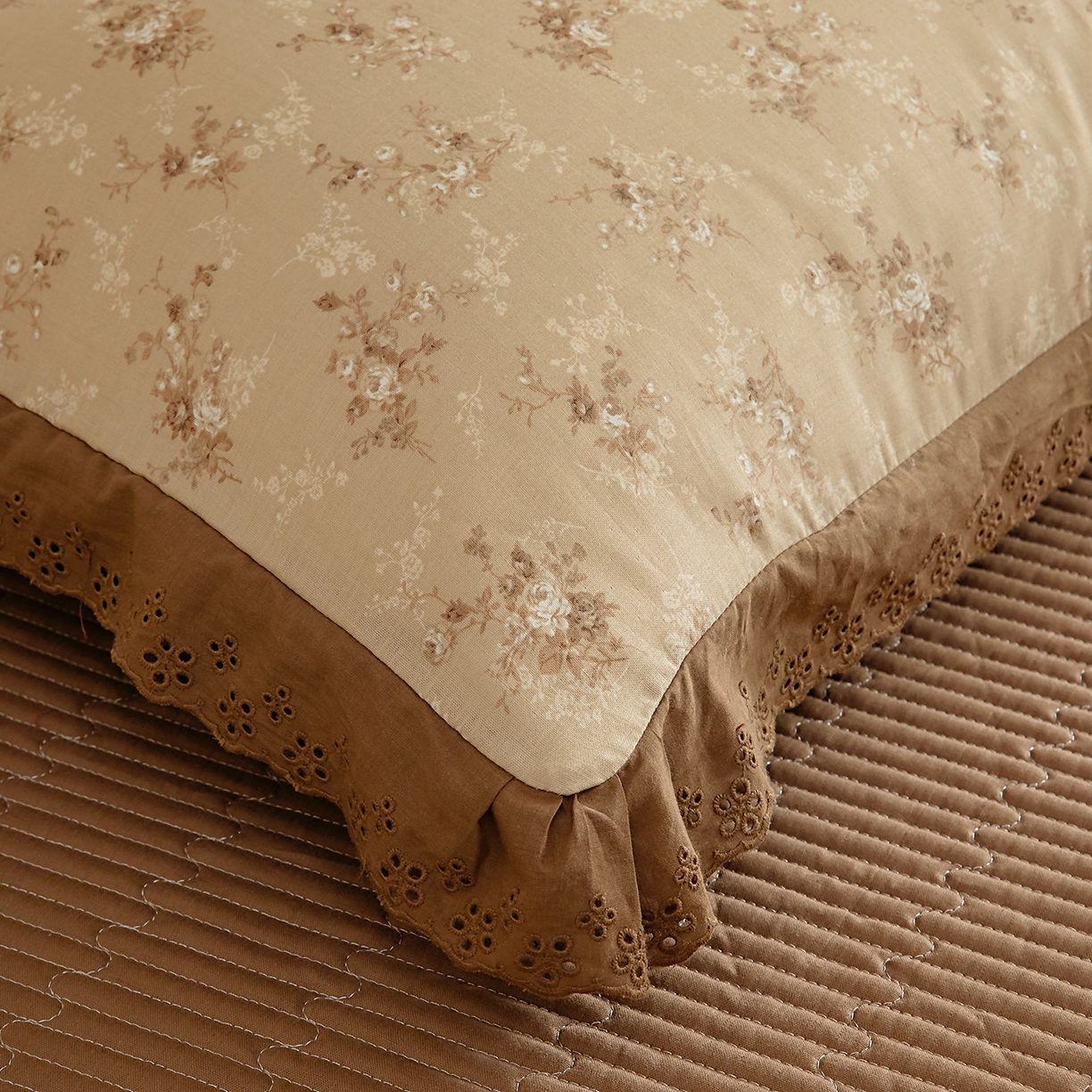 91家纺网 家纺一手货源 找家纺 情煊家纺 2026新款全棉双层纱花边款绣花款单被套 绣花款-茶香