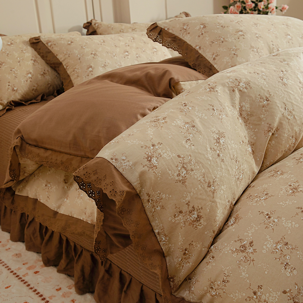 91家纺网 家纺一手货源 找家纺 情煊家纺 2026新款全棉双层纱花边款绣花款单被套 绣花款-茶香