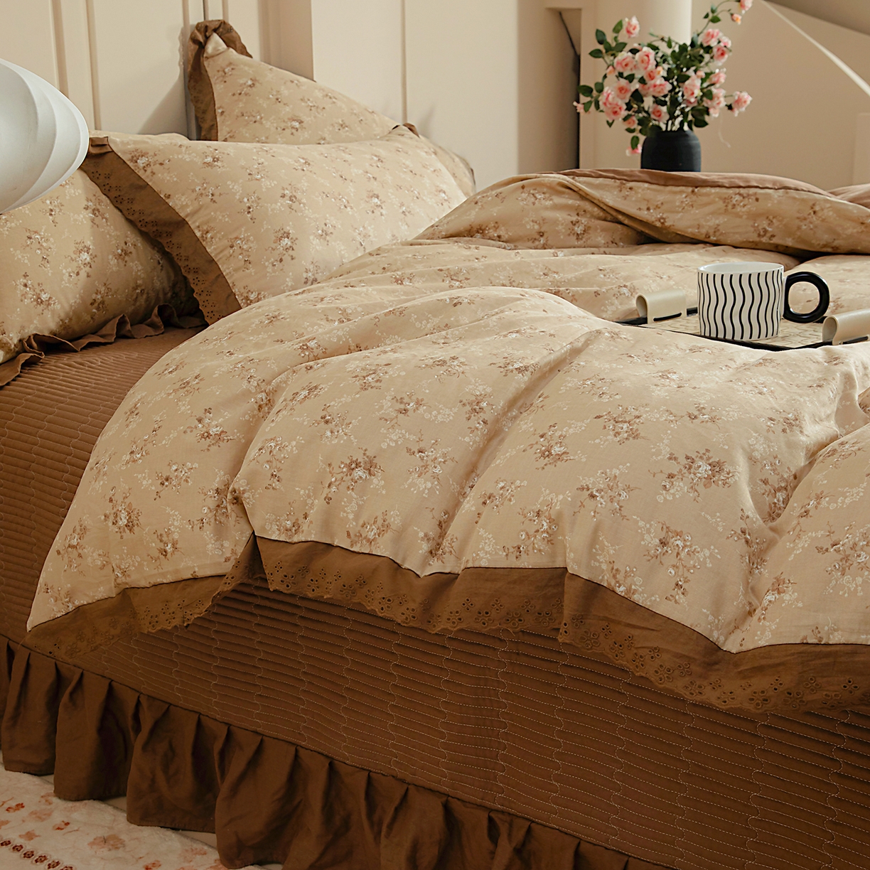 91家纺网 家纺一手货源 找家纺 情煊家纺 2026新款全棉双层纱花边款绣花款单被套 绣花款-茶香