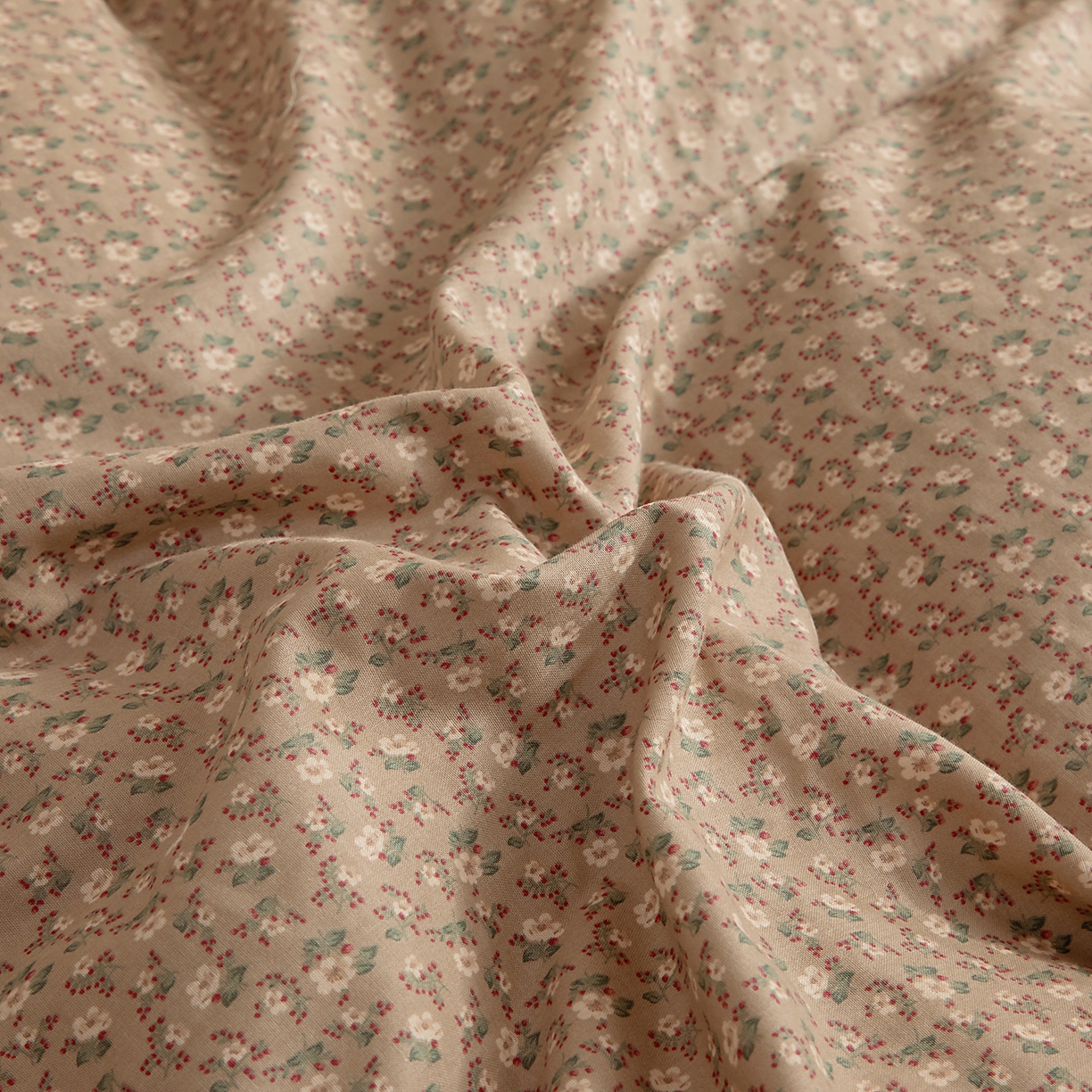 91家纺网 家纺一手货源 找家纺 情煊家纺 2026新款全棉双层纱花边款绣花款单被套 绣花款-绯红