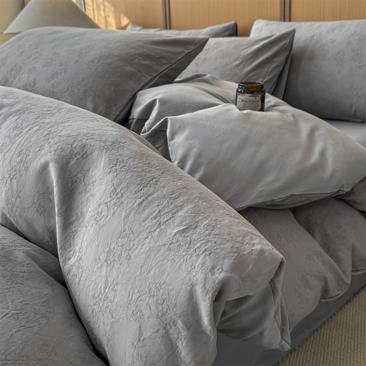 91家纺网 家纺一手货源 找家纺 （总）灰鲸 2026新款全棉纯棉三层纱色织提花四件套