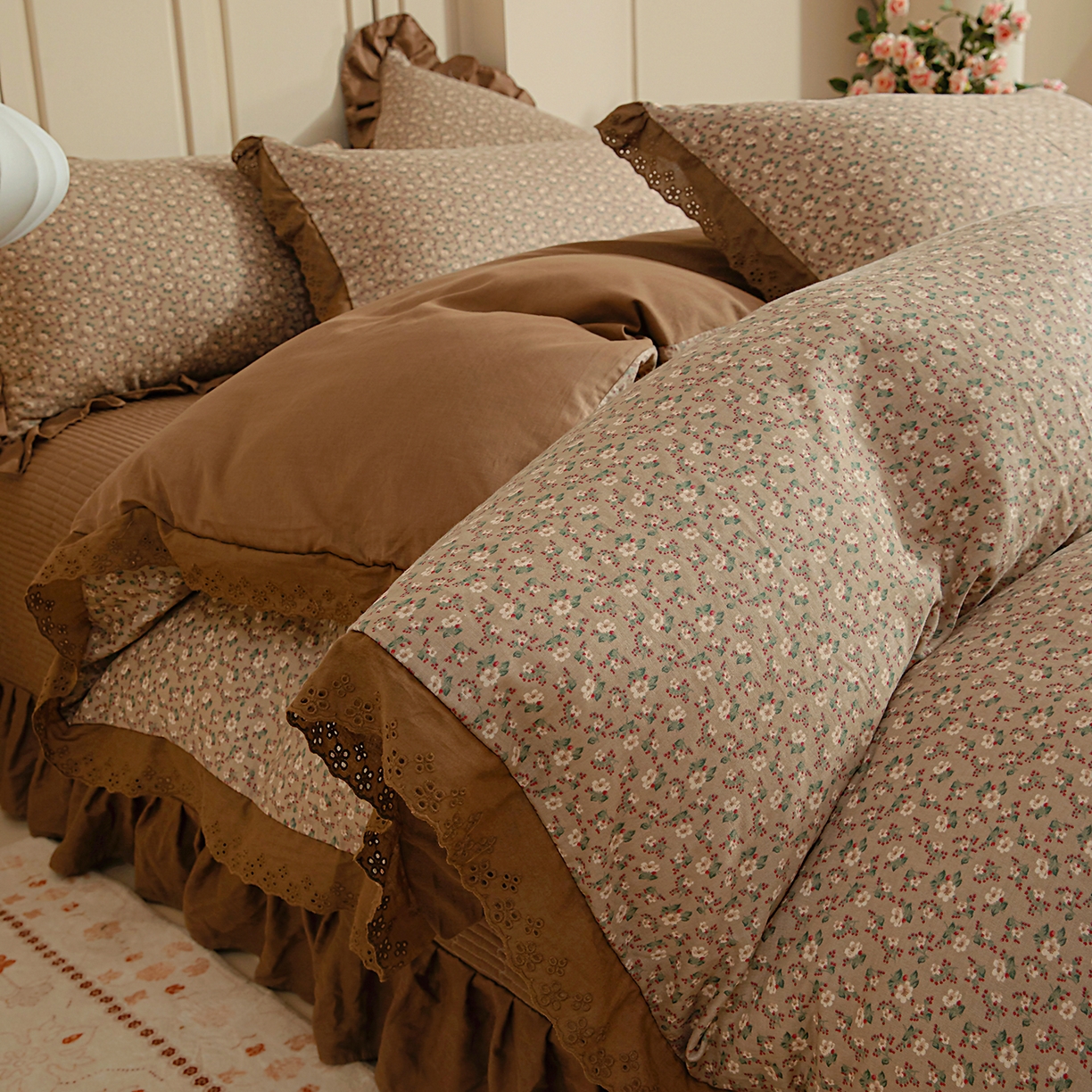 91家纺网 家纺一手货源 找家纺 情煊家纺 2026新款全棉双层纱花边款绣花款单被套 绣花款-绯红